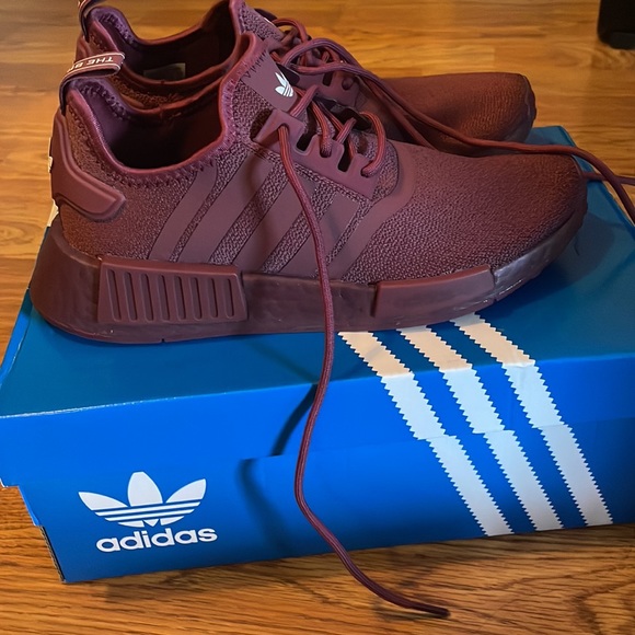 Adidas NMD R1 Shoe - Picture 2 of 5